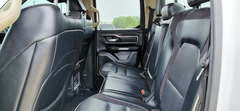 Ram 1500 Vehicle Full-screen Gallery Image 07
