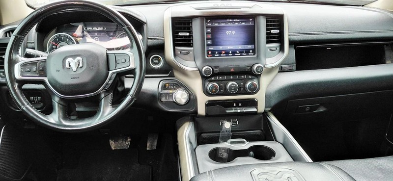 Ram 1500 Vehicle Full-screen Gallery Image 08