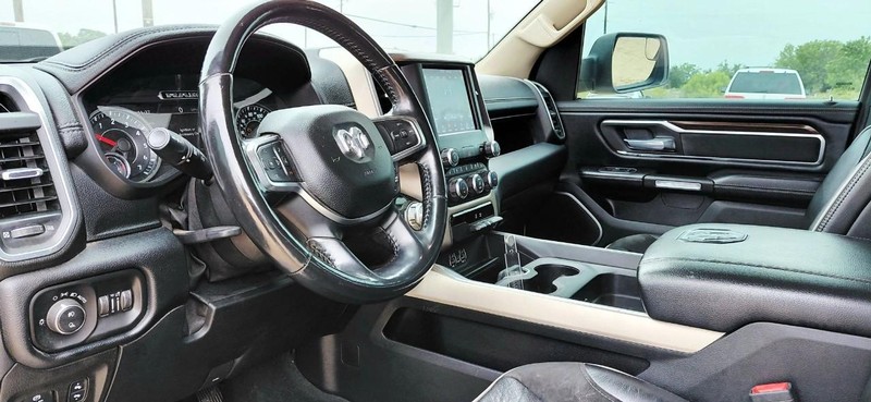 Ram 1500 Vehicle Full-screen Gallery Image 11