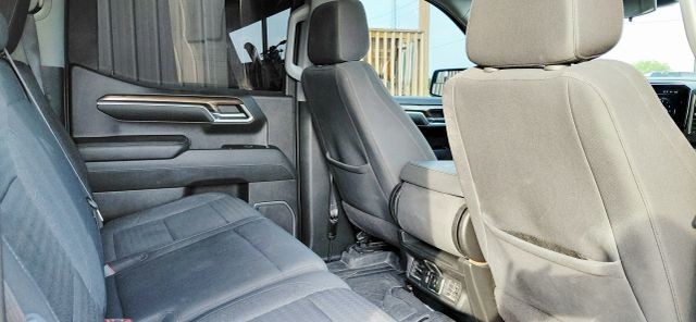 Chevrolet Silverado Vehicle Full-screen Gallery Image 09