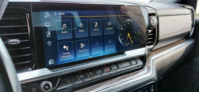 Chevrolet Silverado Vehicle Full-screen Gallery Image 12