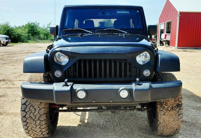 Jeep Wrangler Unlimited Vehicle Full-screen Gallery Image 06