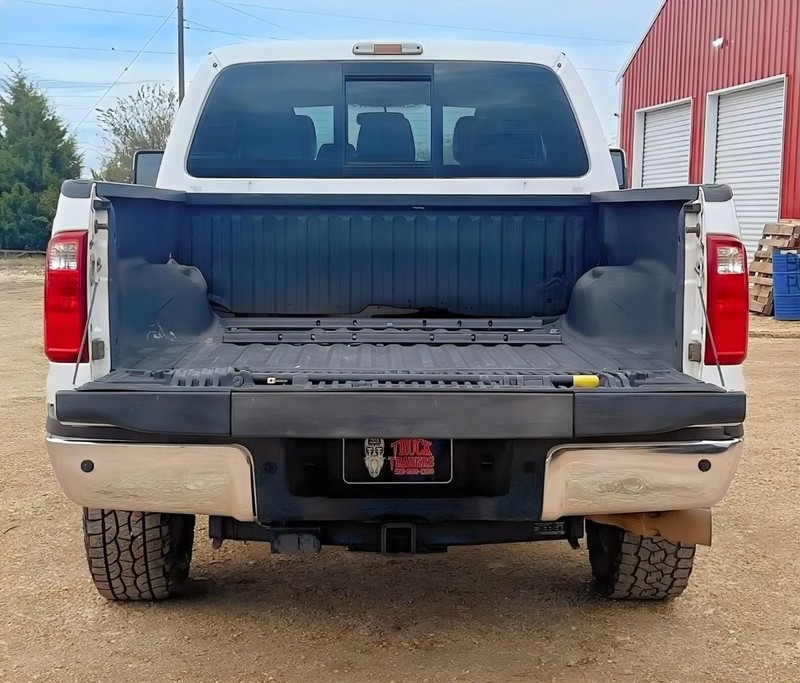 Ford Super Duty F-250 SRW Vehicle Full-screen Gallery Image 05