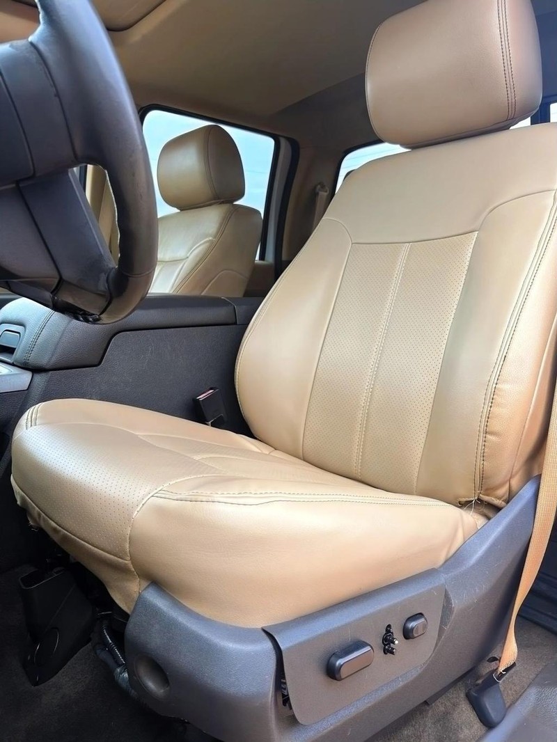 Ford Super Duty F-250 SRW Vehicle Full-screen Gallery Image 10