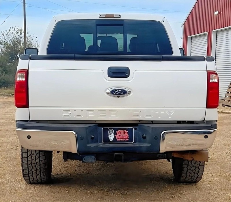 Ford Super Duty F-250 SRW Vehicle Full-screen Gallery Image 15