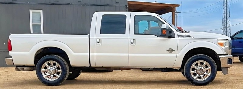 Ford Super Duty F-250 SRW Vehicle Full-screen Gallery Image 18
