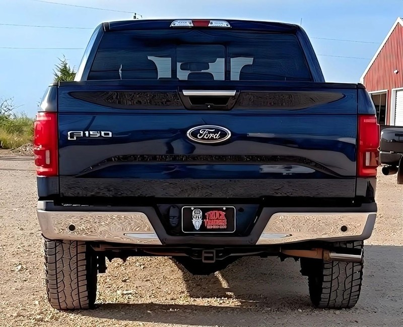 Ford F-150 Vehicle Full-screen Gallery Image 04