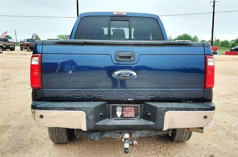 Ford Super Duty F-350 SRW Vehicle Full-screen Gallery Image 03