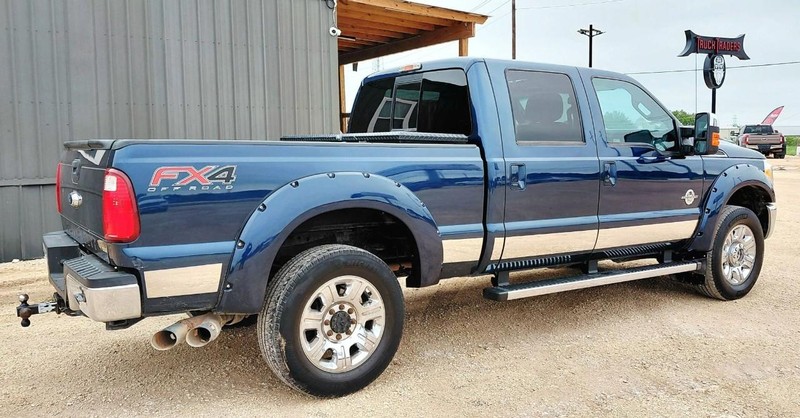 Ford Super Duty F-350 SRW Vehicle Full-screen Gallery Image 04