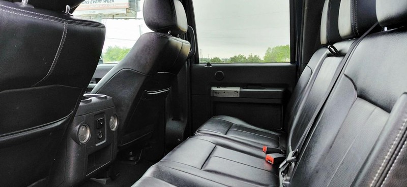 Ford Super Duty F-350 SRW Vehicle Full-screen Gallery Image 07