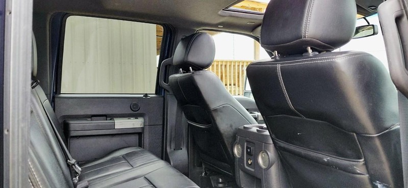 Ford Super Duty F-350 SRW Vehicle Full-screen Gallery Image 09
