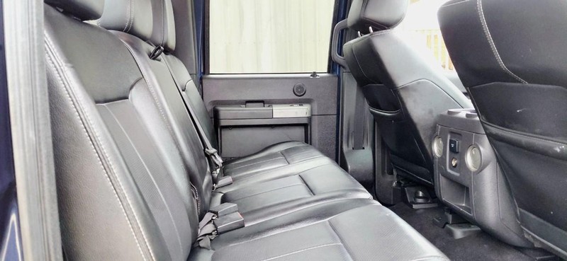 Ford Super Duty F-350 SRW Vehicle Full-screen Gallery Image 10