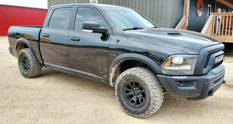 Ram 1500 Crew Vehicle Full-screen Gallery Image 05