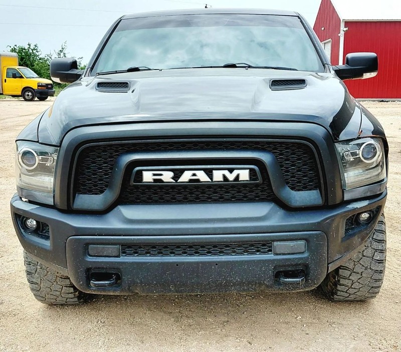 Ram 1500 Crew Vehicle Full-screen Gallery Image 06