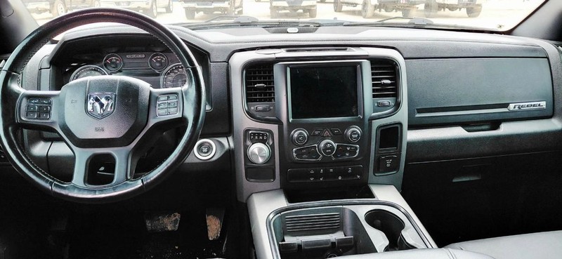 Ram 1500 Crew Vehicle Full-screen Gallery Image 08