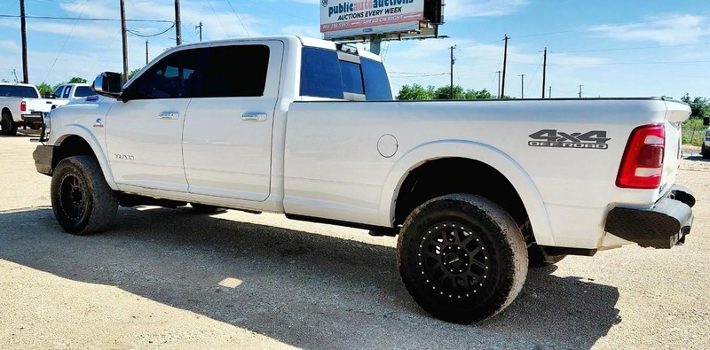 Ram 2500 Vehicle Full-screen Gallery Image 02