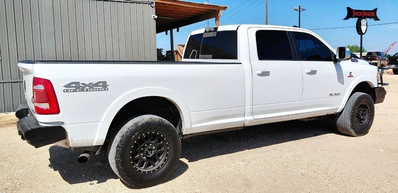 Ram 2500 Vehicle Full-screen Gallery Image 04