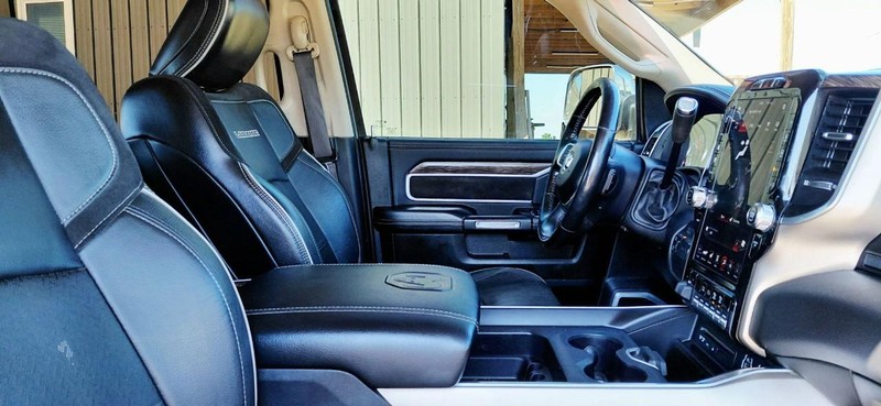 Ram 2500 Vehicle Full-screen Gallery Image 10