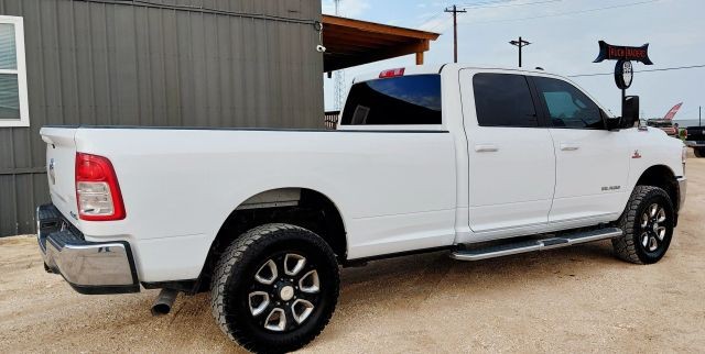 Ram 2500 Vehicle Full-screen Gallery Image 04
