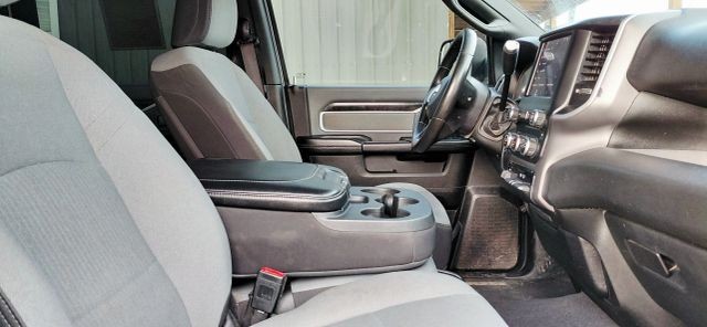 Ram 2500 Vehicle Full-screen Gallery Image 10