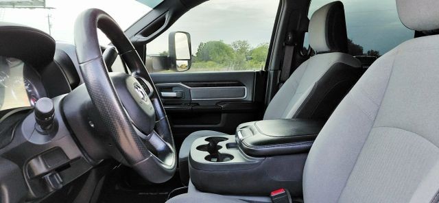 Ram 2500 Vehicle Full-screen Gallery Image 11