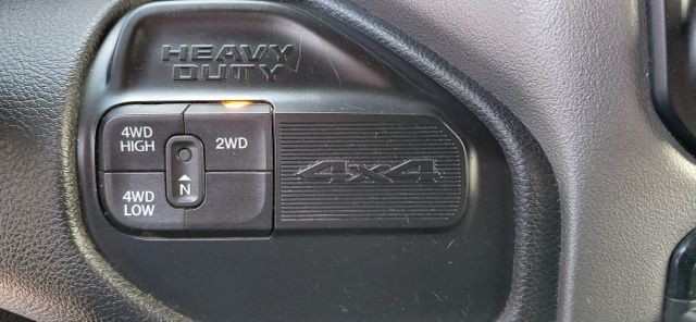 Ram 2500 Vehicle Full-screen Gallery Image 12