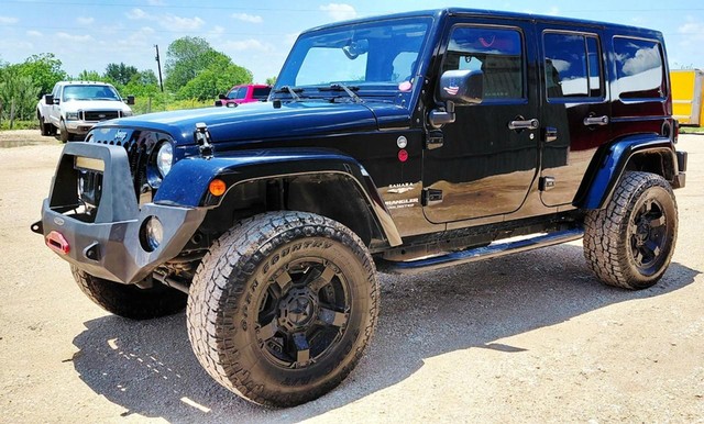 more details - jeep wrangler unlimited
