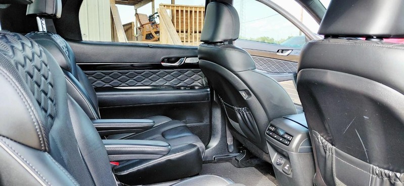 Hyundai Palisade Vehicle Full-screen Gallery Image 12