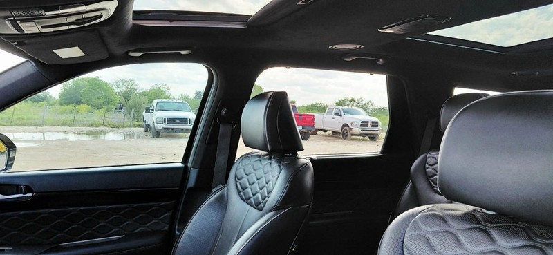 Hyundai Palisade Vehicle Full-screen Gallery Image 16