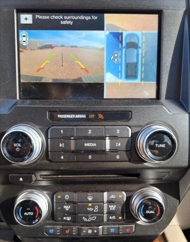 Ford F-150 Vehicle Full-screen Gallery Image 17