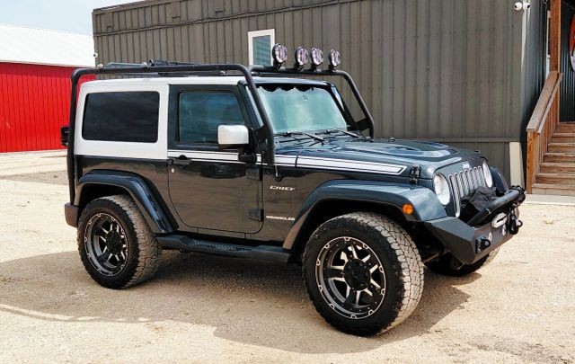 Jeep Wrangler Vehicle Full-screen Gallery Image 07