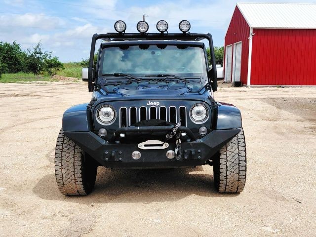 Jeep Wrangler Vehicle Full-screen Gallery Image 08