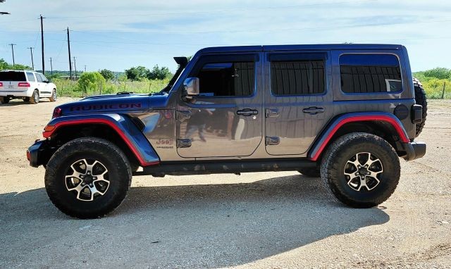Jeep Wrangler Unlimited Vehicle Full-screen Gallery Image 02