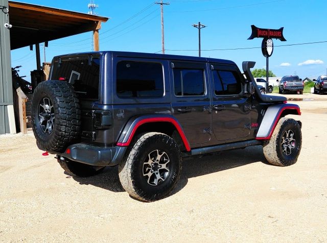 Jeep Wrangler Unlimited Vehicle Full-screen Gallery Image 05