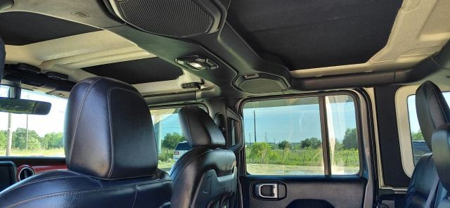 Jeep Wrangler Unlimited Vehicle Full-screen Gallery Image 11