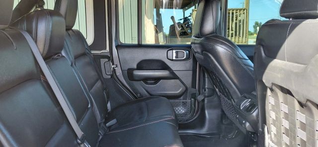Jeep Wrangler Unlimited Vehicle Full-screen Gallery Image 12