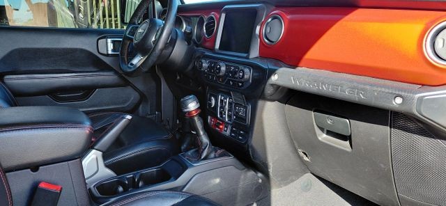 Jeep Wrangler Unlimited Vehicle Full-screen Gallery Image 15