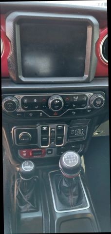 Jeep Wrangler Unlimited Vehicle Full-screen Gallery Image 18