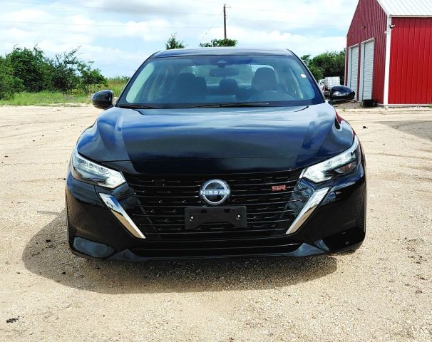 Nissan Sentra Vehicle Full-screen Gallery Image 08