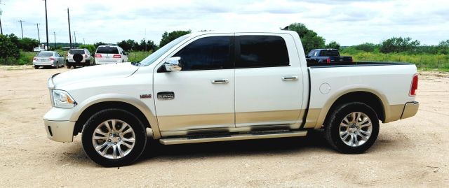 Ram 1500 Vehicle Full-screen Gallery Image 02