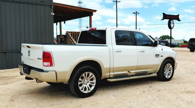Ram 1500 Vehicle Full-screen Gallery Image 05