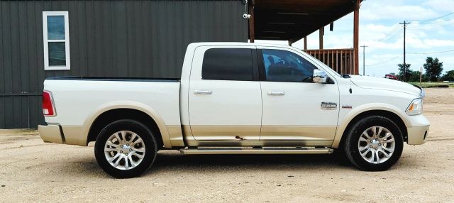 Ram 1500 Vehicle Full-screen Gallery Image 06