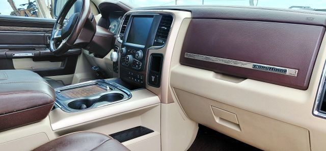 Ram 1500 Vehicle Full-screen Gallery Image 14