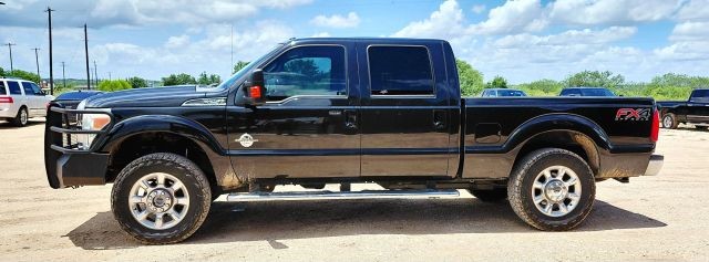 Ford Super Duty F-250 SRW Vehicle Full-screen Gallery Image 02