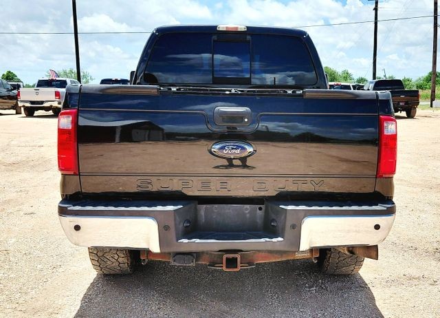 Ford Super Duty F-250 SRW Vehicle Full-screen Gallery Image 04