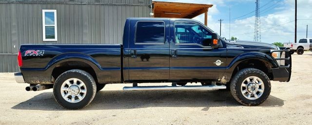 Ford Super Duty F-250 SRW Vehicle Full-screen Gallery Image 06