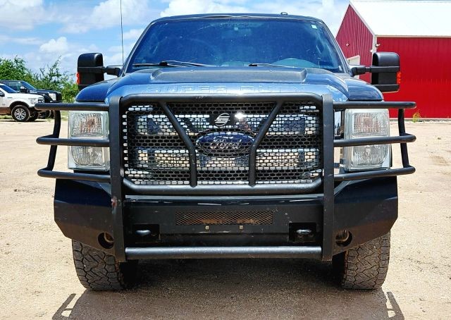 Ford Super Duty F-250 SRW Vehicle Full-screen Gallery Image 08