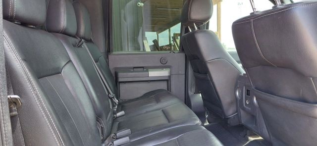 Ford Super Duty F-250 SRW Vehicle Full-screen Gallery Image 11