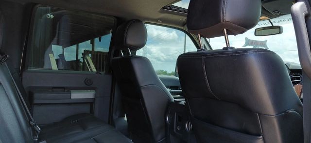 Ford Super Duty F-250 SRW Vehicle Full-screen Gallery Image 12
