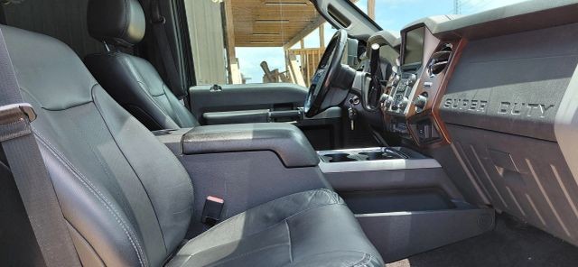 Ford Super Duty F-250 SRW Vehicle Full-screen Gallery Image 13